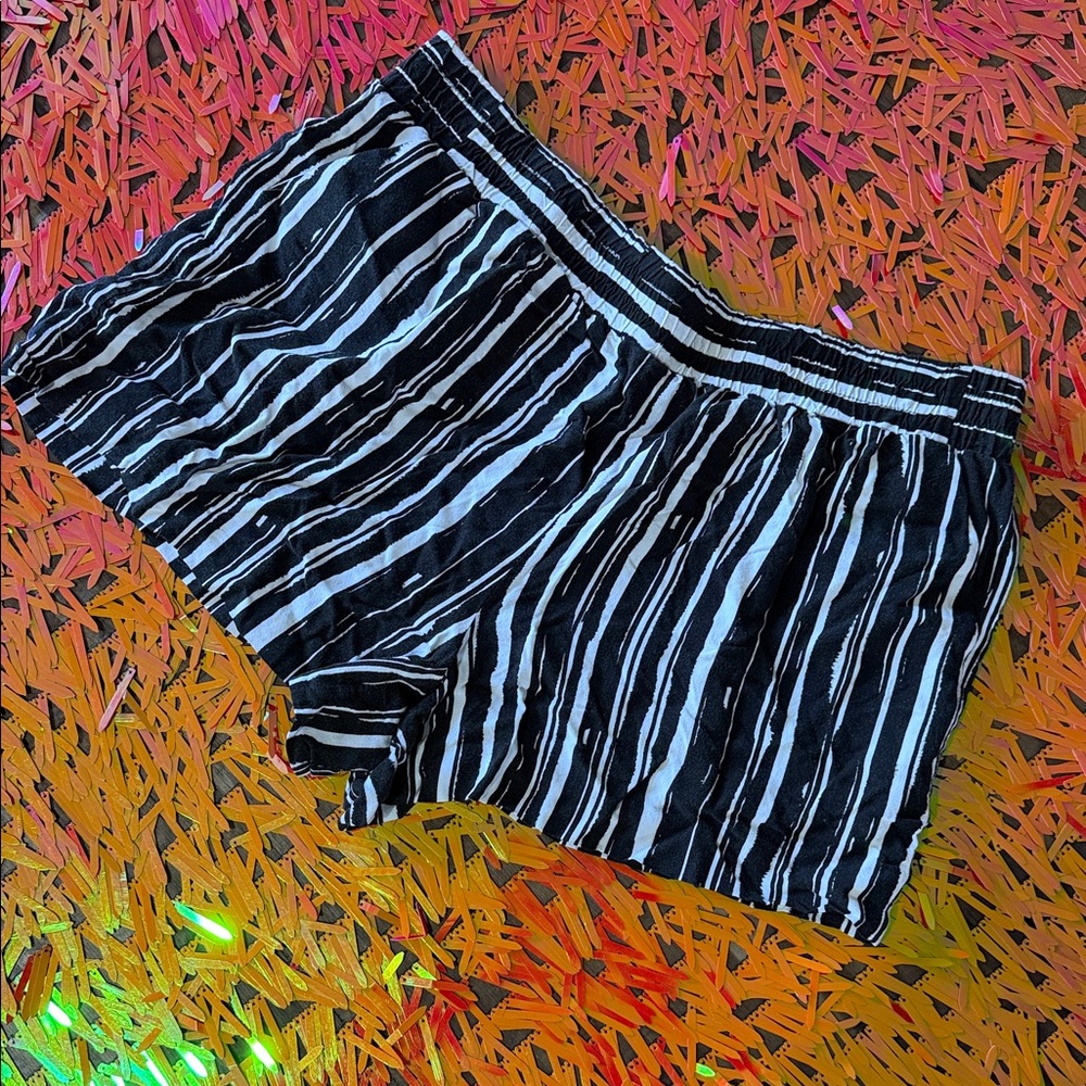 Apt.9 Black & White Striped ruffled Waist Shorts